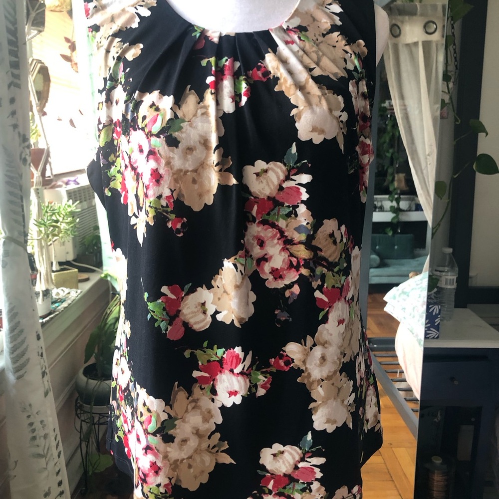 CALVIN KLEIN FLORAL WOMEN'S TOP 💐